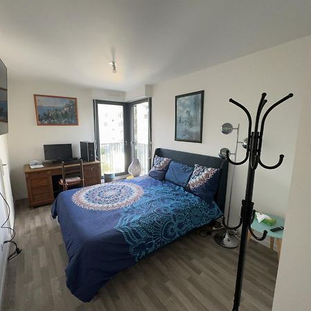 Grande Chambre 14 M2 Avec Salle De Bain Privative A Nanterre Prefecture Proche La Defense Arena Campus Sncf Et Paris Exterior foto