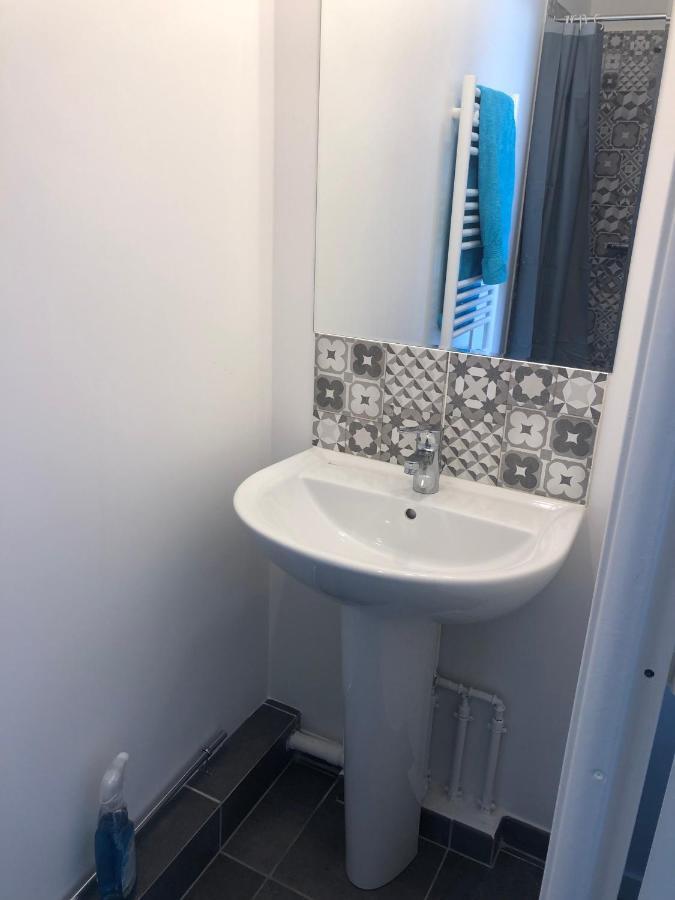 Grande Chambre 14 M2 Avec Salle De Bain Privative A Nanterre Prefecture Proche La Defense Arena Campus Sncf Et Paris Exterior foto